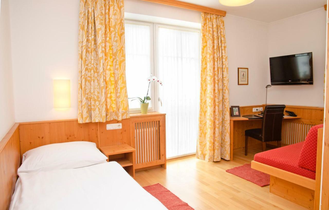 Hotel Gasthof Koenig 克里斯蒙斯特 外观 照片