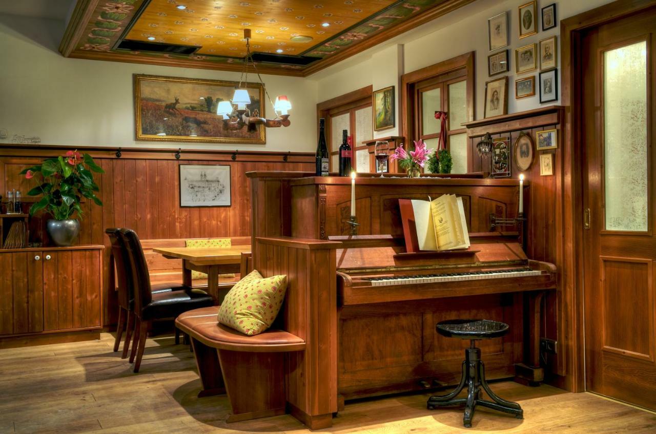 Hotel Gasthof Koenig 克里斯蒙斯特 外观 照片